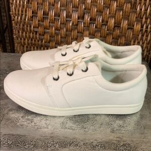Footsaver White Sneakers Size 9WW
